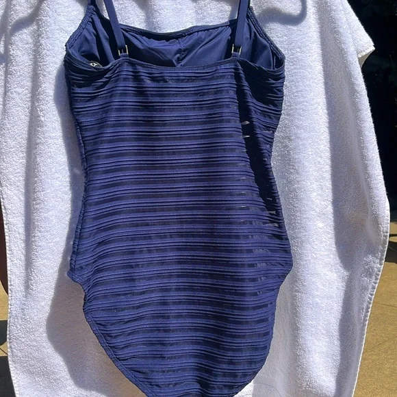 La Blanca Fluid Lines One Piece Swimsuit - NWOT Indigo Blue - Picture 13 of 13